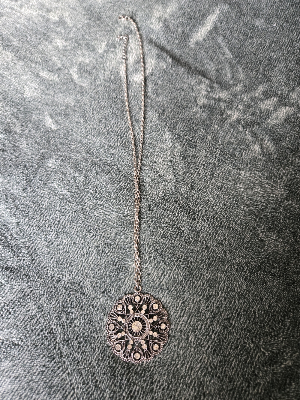 Delicate Silver Filigree Pendant Necklace - Women's Jewelry